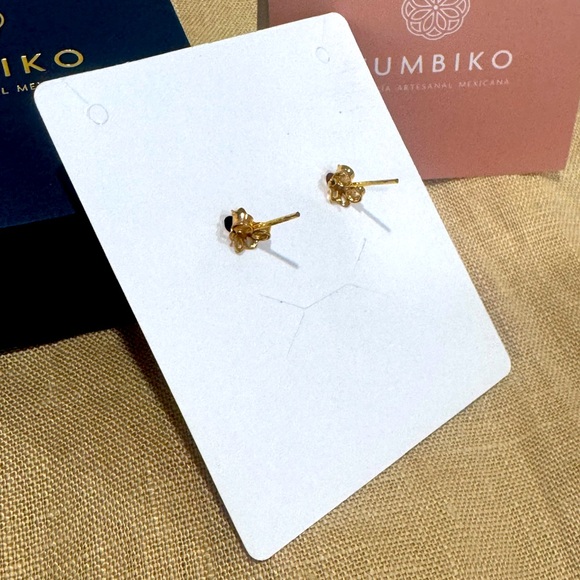 TUMBIKO NWT Gold Circle Ring Faux Pearl Earrings - Picture 7 of 8